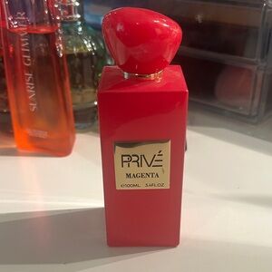 Prive magenta